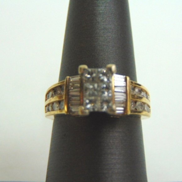 Lovely Women's Vintage Estate 14K Yellow Gold Diamond Cluster Ring 6.8g E3563